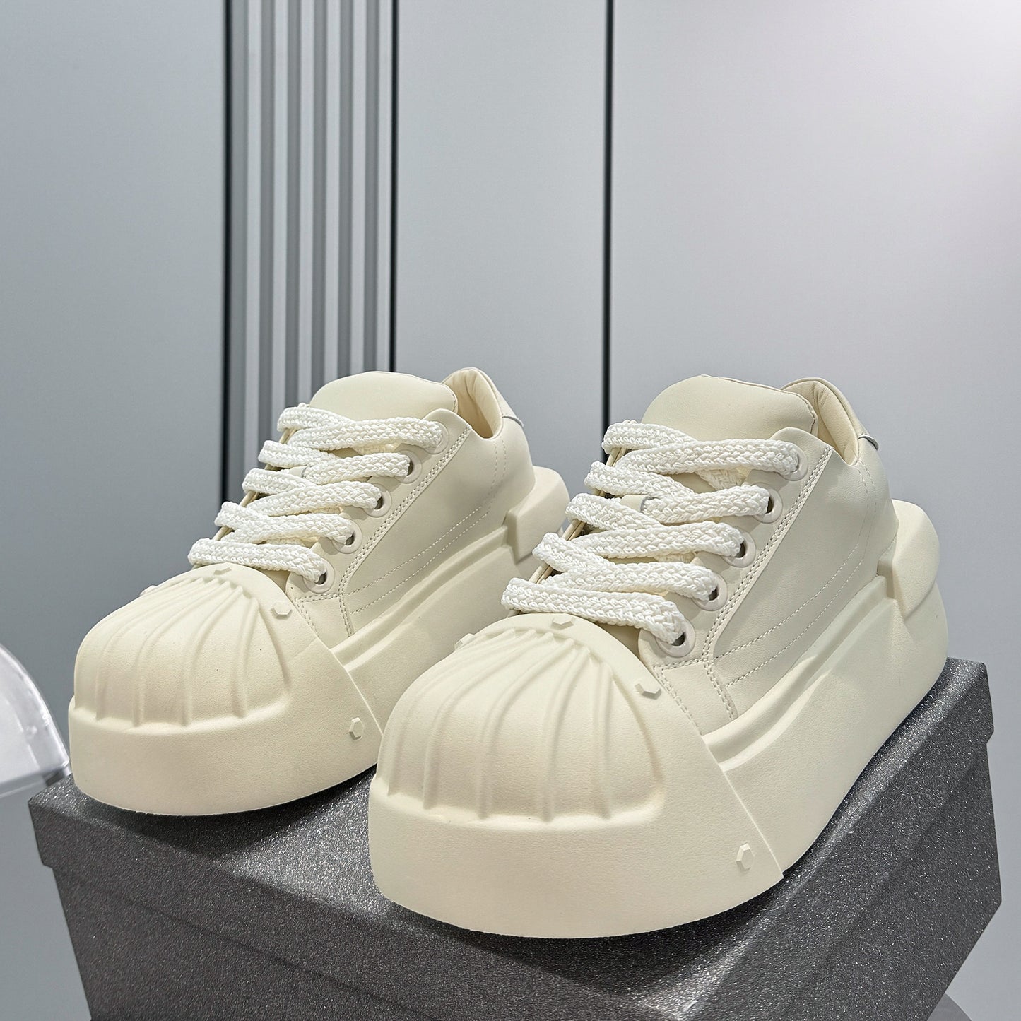 Shell Toe Platform Thick Sole Sneakers WN24637