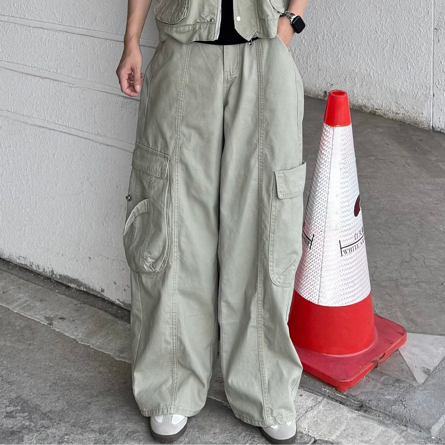 Short Sleeve Jacket & Wide Leg Cargo Pants Setup WN25320