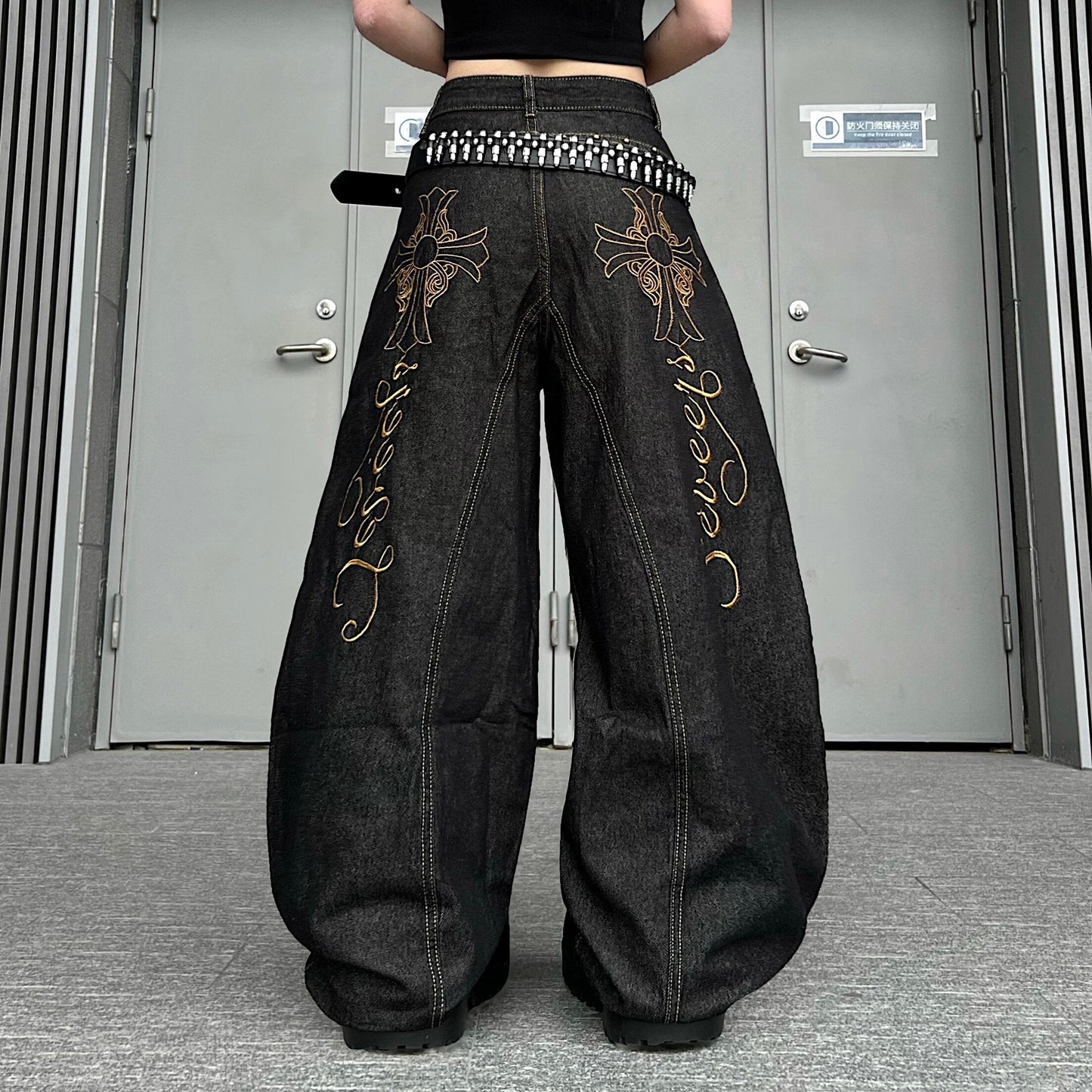 Embroidery Wash Wide Leg Denim Jeans WN24185