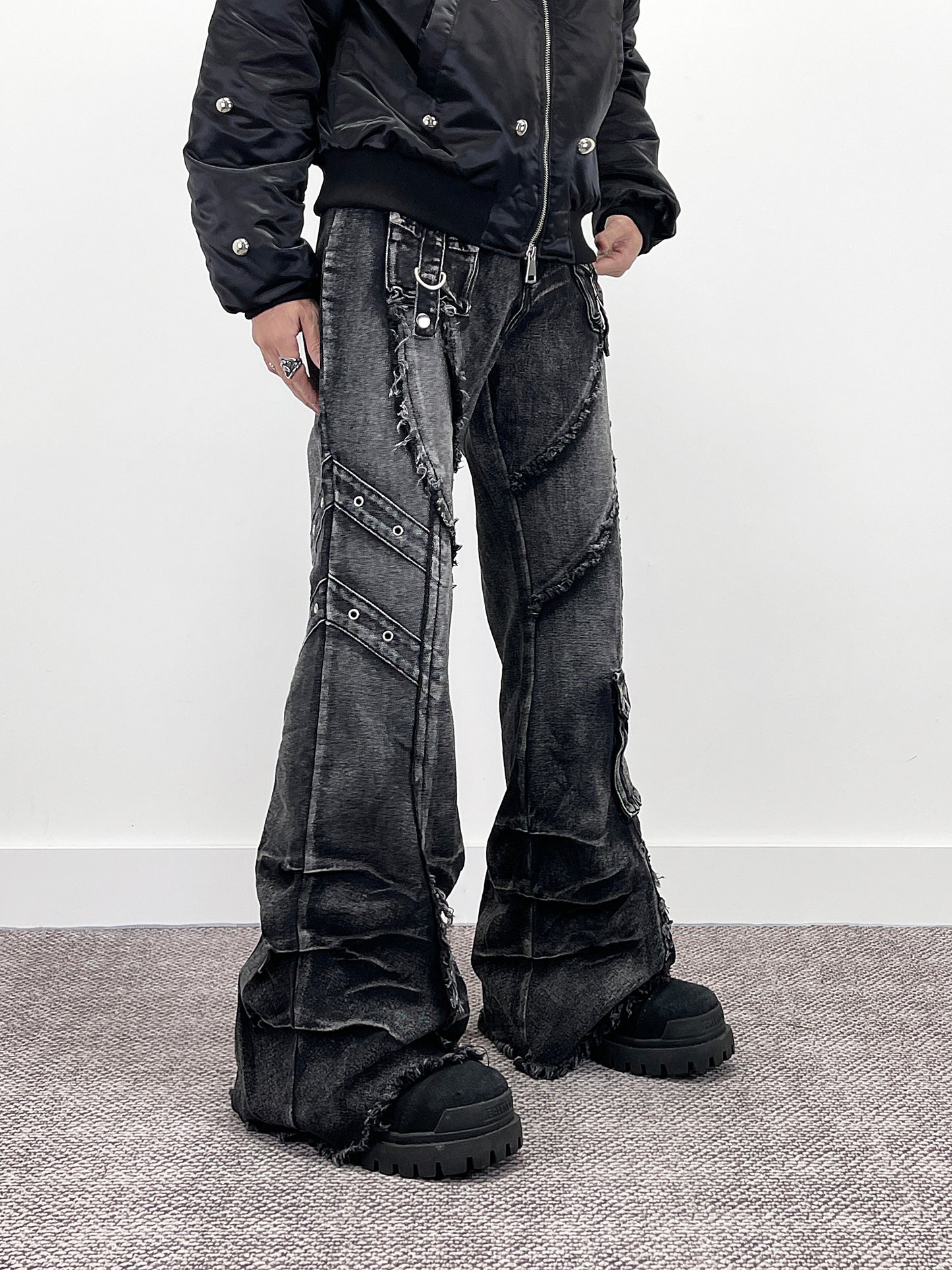 Heavy Detail Flare Cargo Denim Jeans WN24277