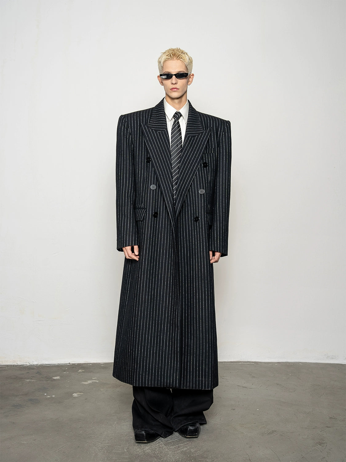 Stripe Design Wide Shoulder Coat WN20874