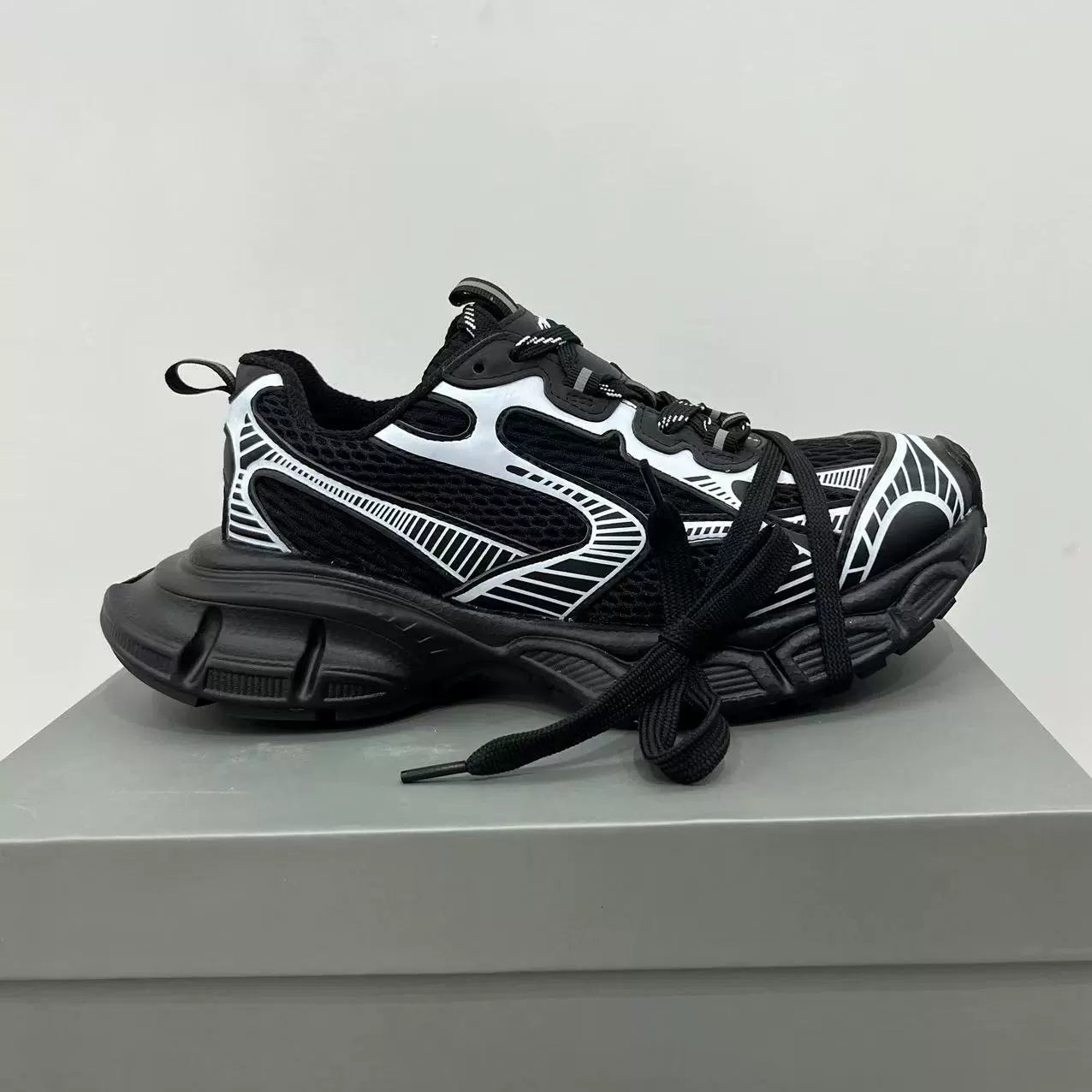 Mesh Thick Sole Sporty Sneakers WN21247