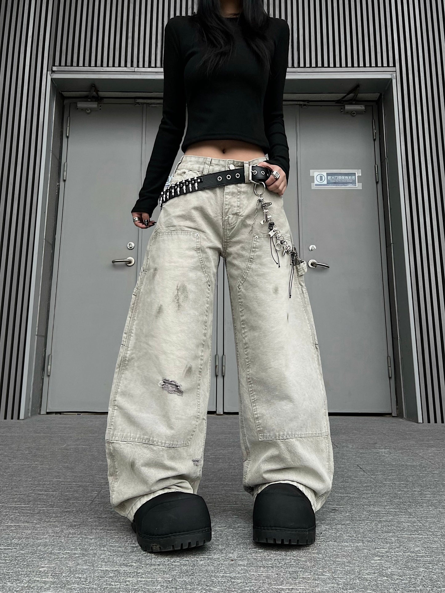 Damage Wash Pocket Wide Leg Cargo Denim Jeans WN24181
