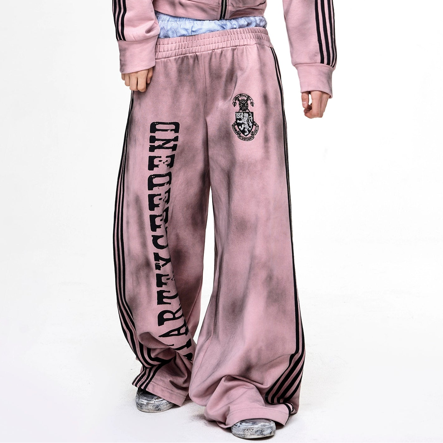 Four-Bar Spray Damage Stand Neck Zopper Jacket & Wide Leg Pants Set WN21811