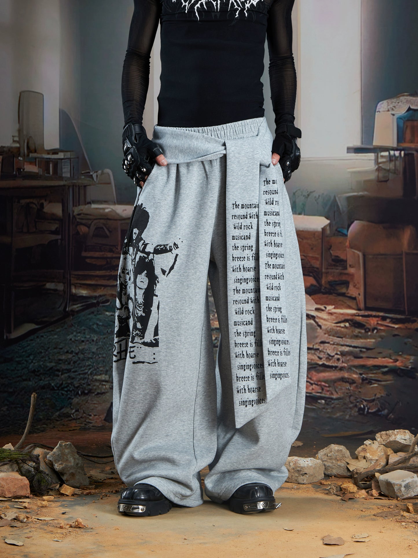 Letter Portrait Print Strap Wide Leg Sweatpants WN21353