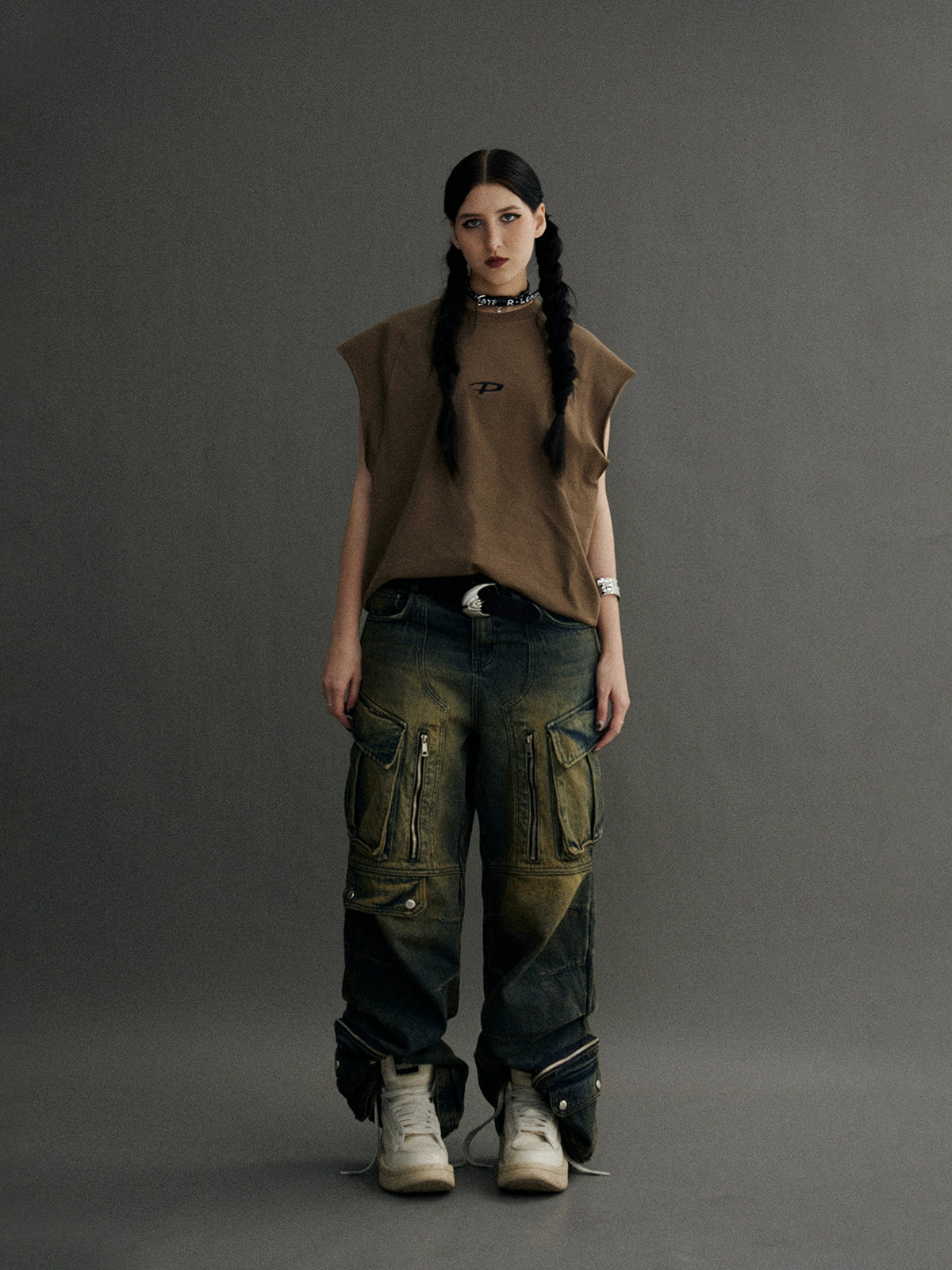 Washed Multi-Pocket Wide Leg Cargo Denim Jeans WN18200