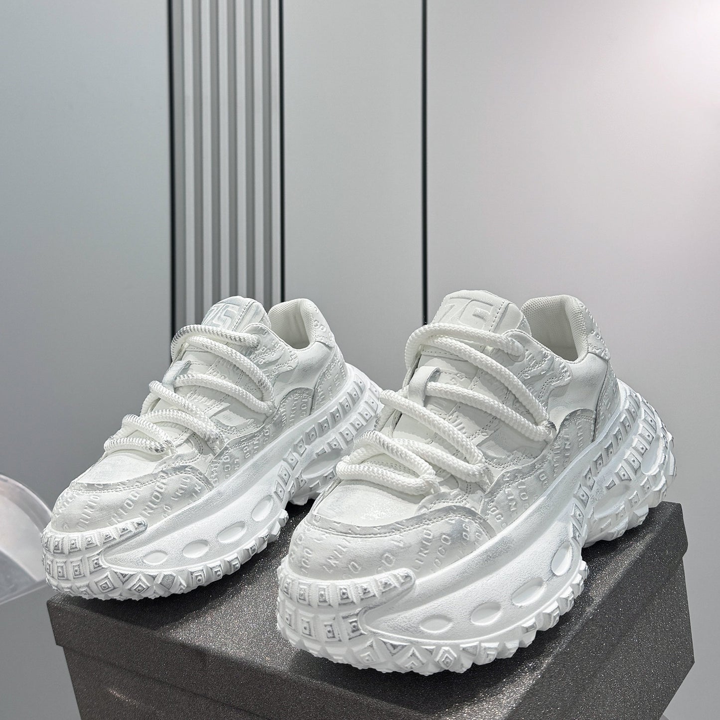 Embroidery Air Sole Chunky Sole Sneakers WN24654