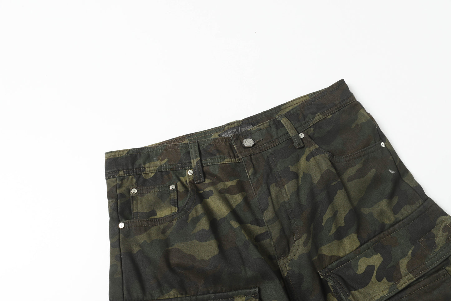 Camouflage Cargo Wide-Leg Half Pants WN16132