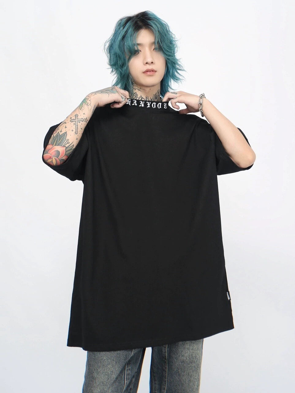 Neckline Embroidery Oversize Short Sleeve T-Shirt WN5842