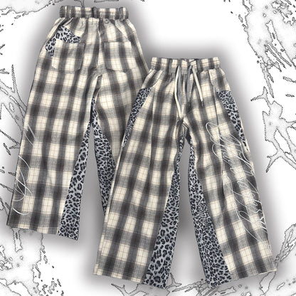 Plaid Leopard Panel Letter Print Wide Leg Pants WN27383