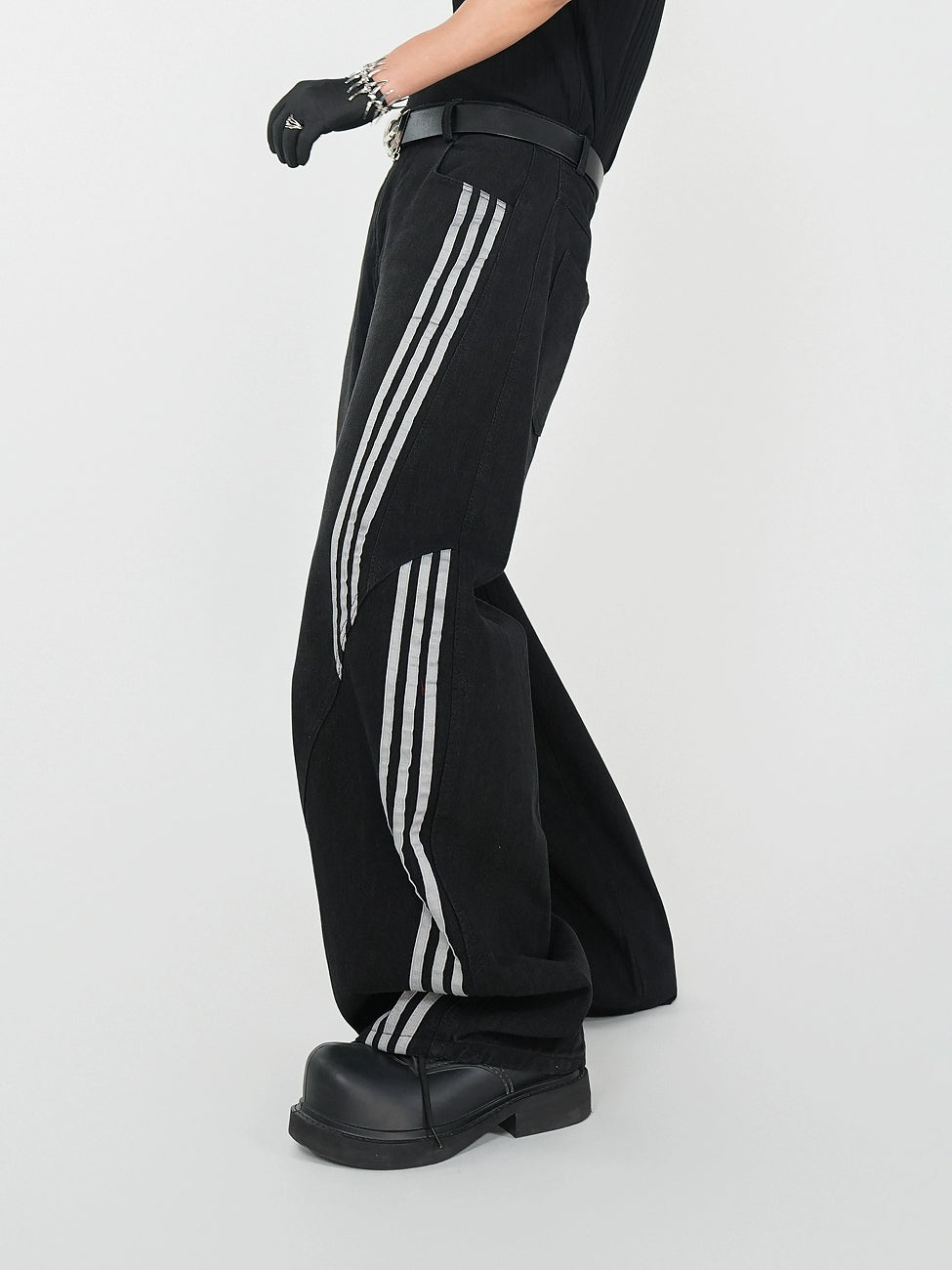 Side Stripe Curved Wide Leg Denim Jeans WN17396