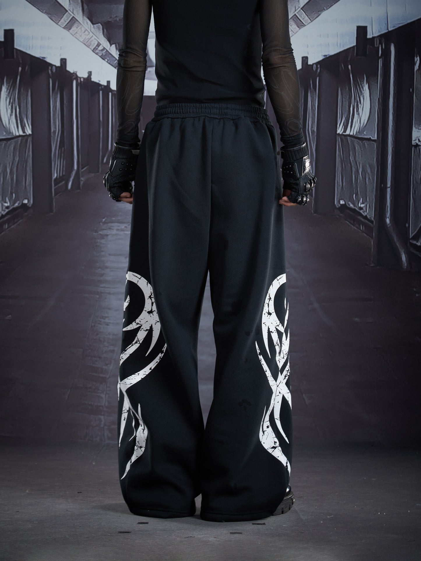 Totem Print Elastic Waist Fleece Lining Straight Sporty Pants WN22885