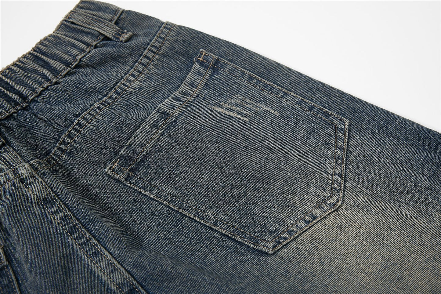 Washed Damage Multi-Pocket Curved Leg Denim Jeans WN26807