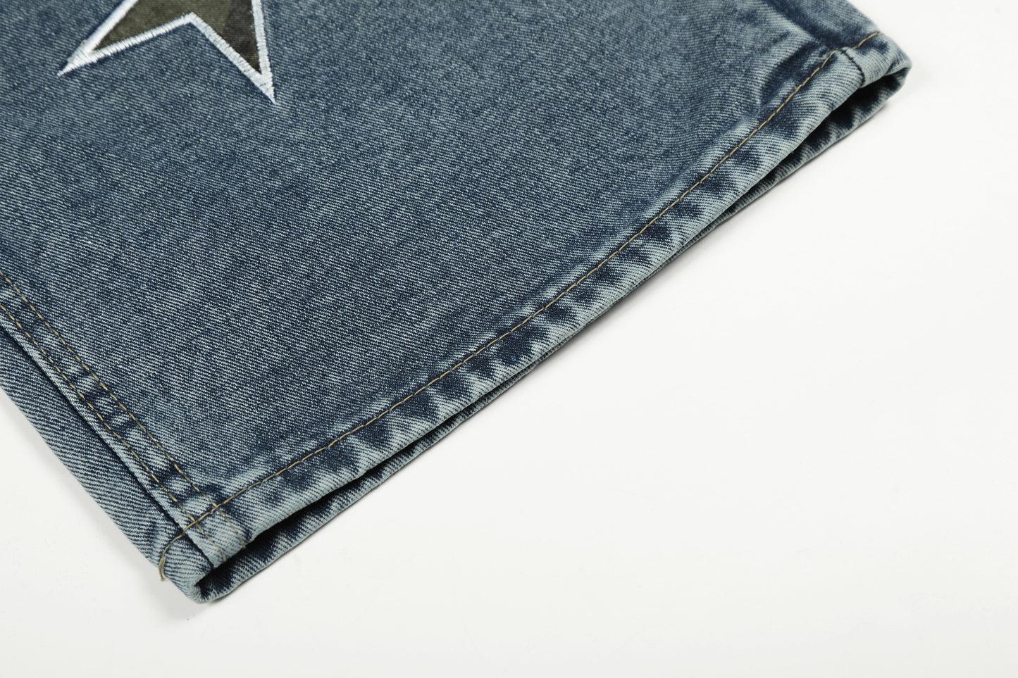 Washed Star Applique Wide Leg Denim Jeans WN25451