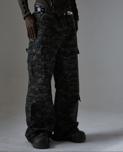 Camouflage Cargo Pocket Wide Leg Denim Jeans WN28009