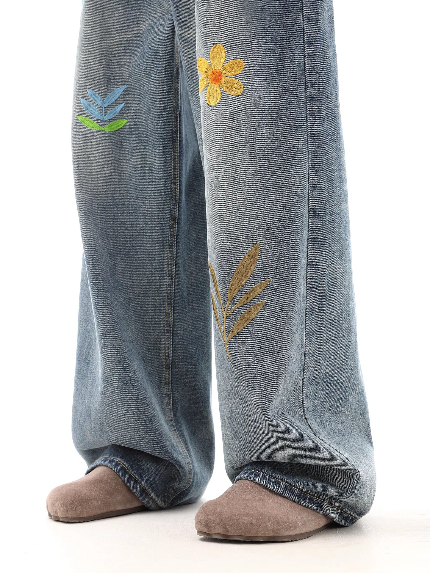 Floral Embroidery Wide-Leg Straight Denim Jeans WN10357