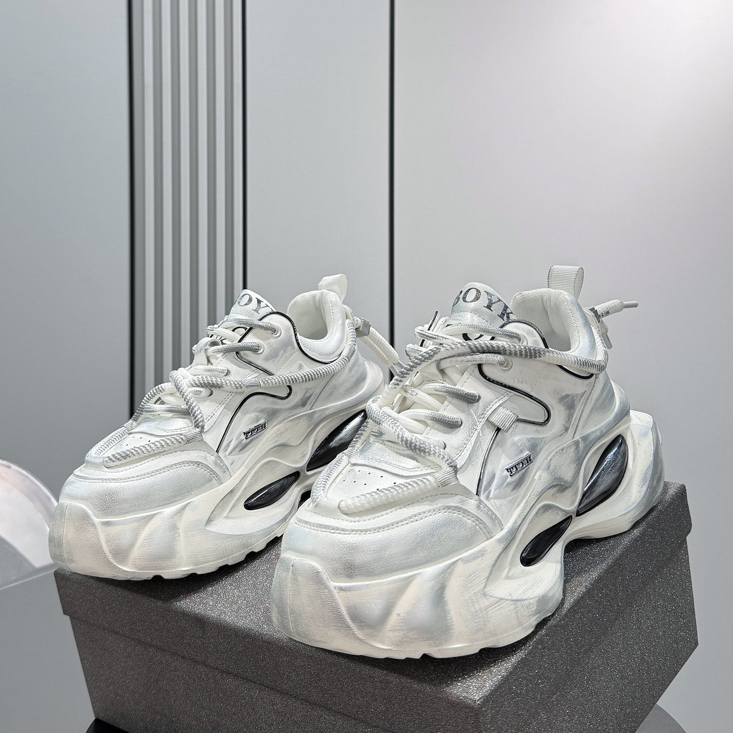 Washed Air Sole Chunky Sole Sneakers WN24626