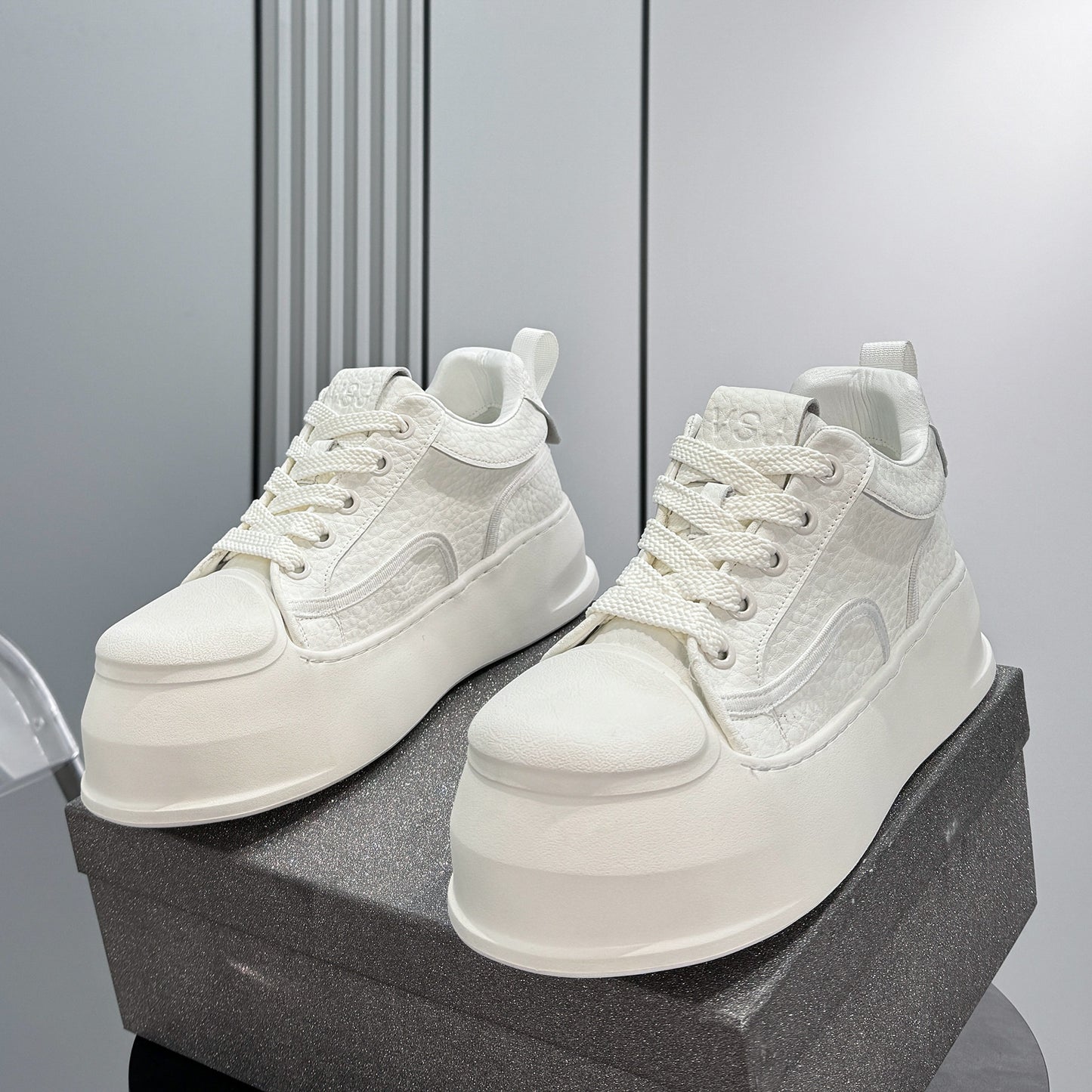 Shell Toe Platform Thick Sole Sneakers WN24671