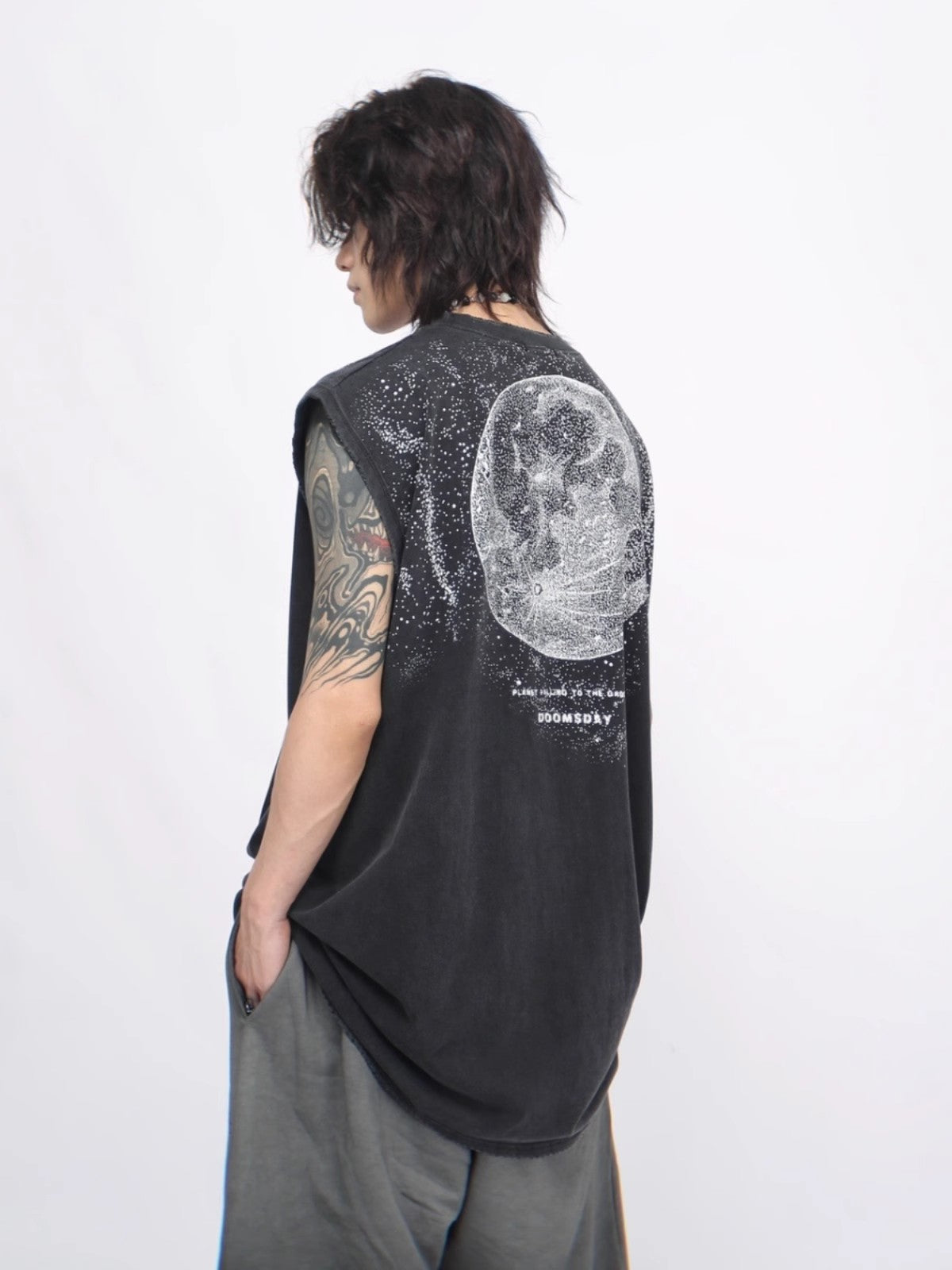 Back Graffiti Print Sleeveless T-shirt WN6559