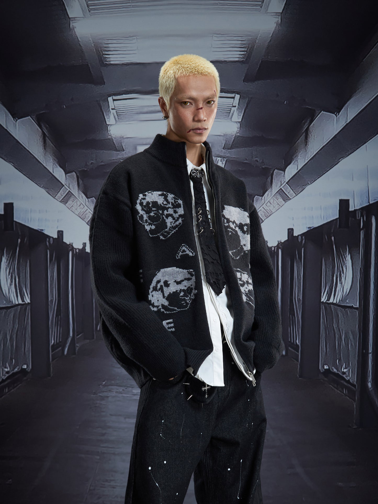 Portrait Print High-Neck Zipper Oversize Knit Cardigan WN22894