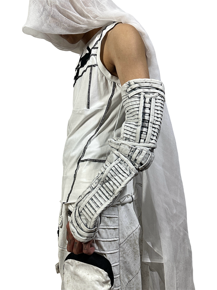 Faded Washed Hollow-Out Strap Mecha Arm Warmer WN21981