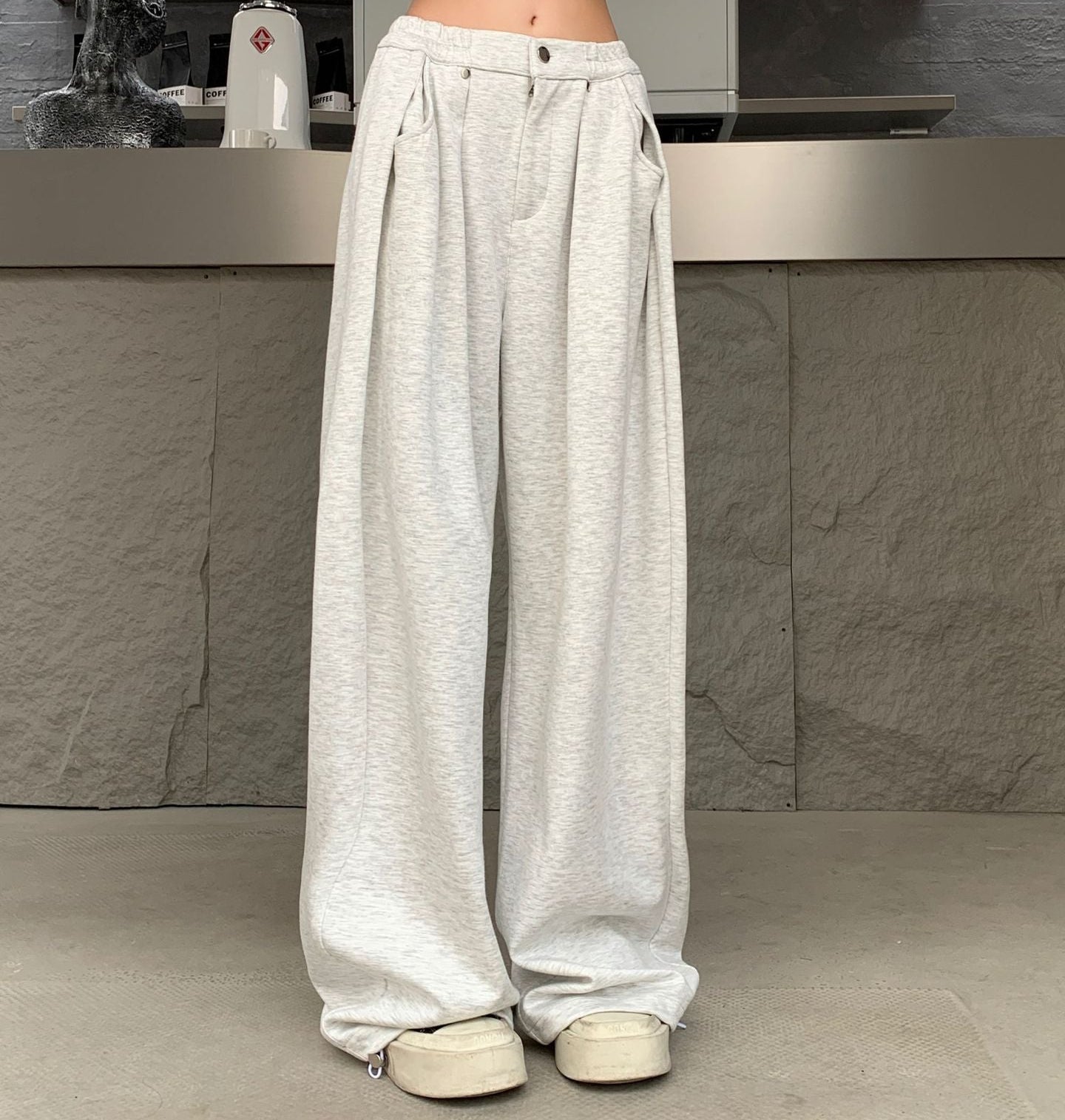 Pleats Draped Straight Sweatpants WN25822