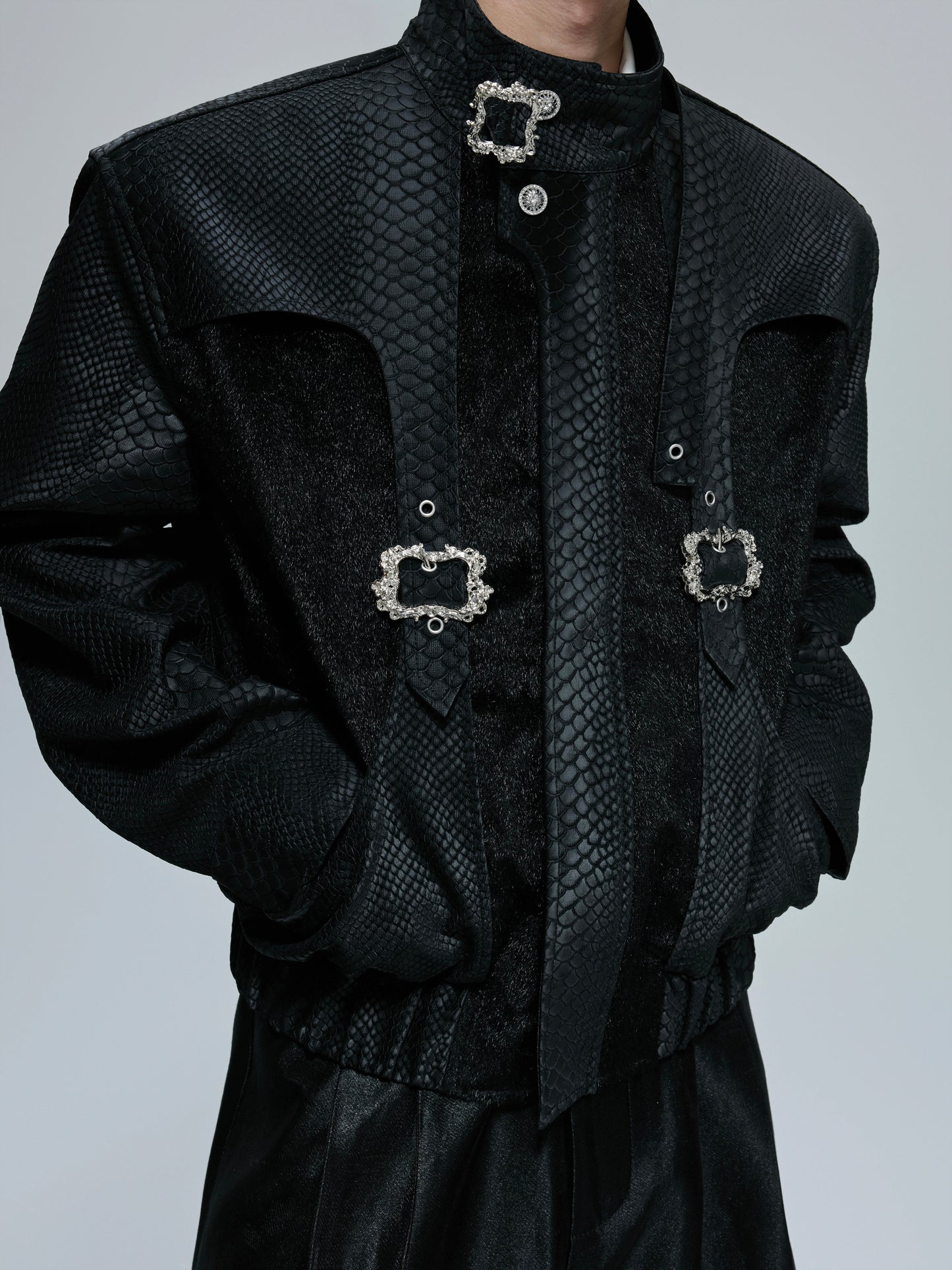 Snake Design Metal Button PU Leather Short Jacket WN21705