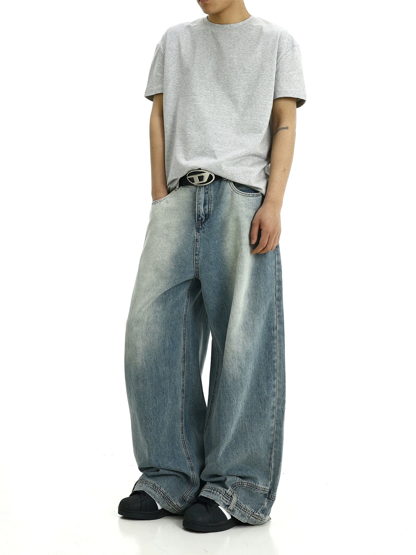 Inverted Design Washed Wide-Leg Denim Jeans WN5811