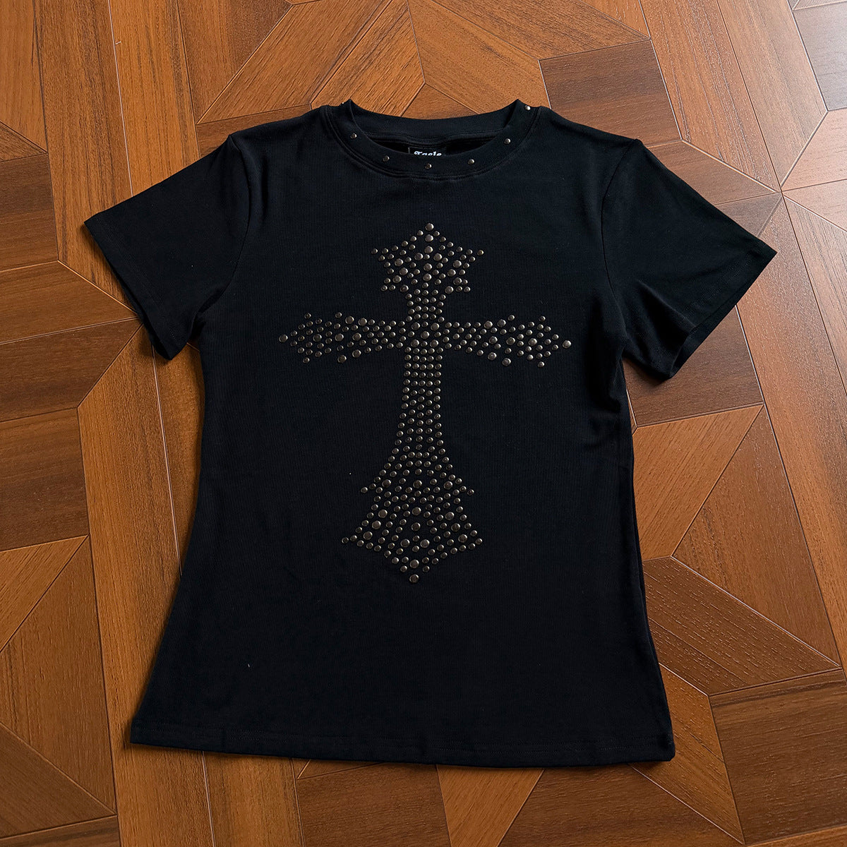 Cross Studs Detail Short Sleeve T-Shirt WN25422