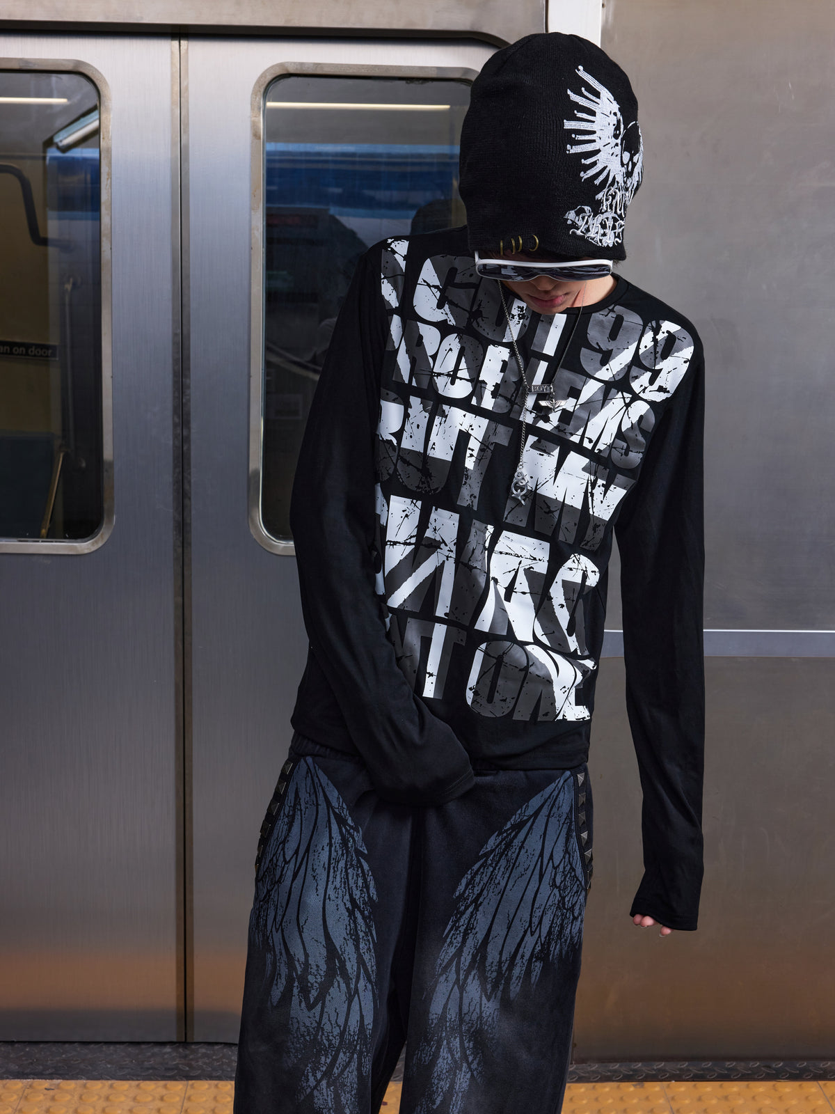 Typography Graphic Print Long Sleeve T-Shirt WN27197
