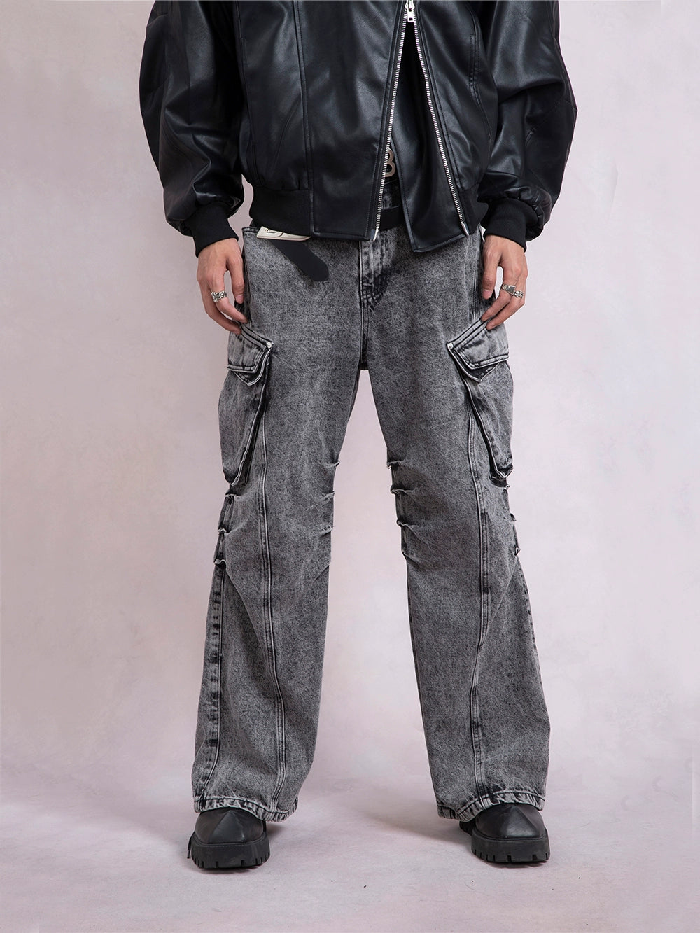 Multi-Pocket Wide-Leg Cargo Denim Jeans WN9350