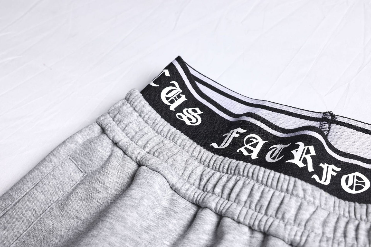 Letter Print Deconstruction Wide Leg Sweatpants WN26110
