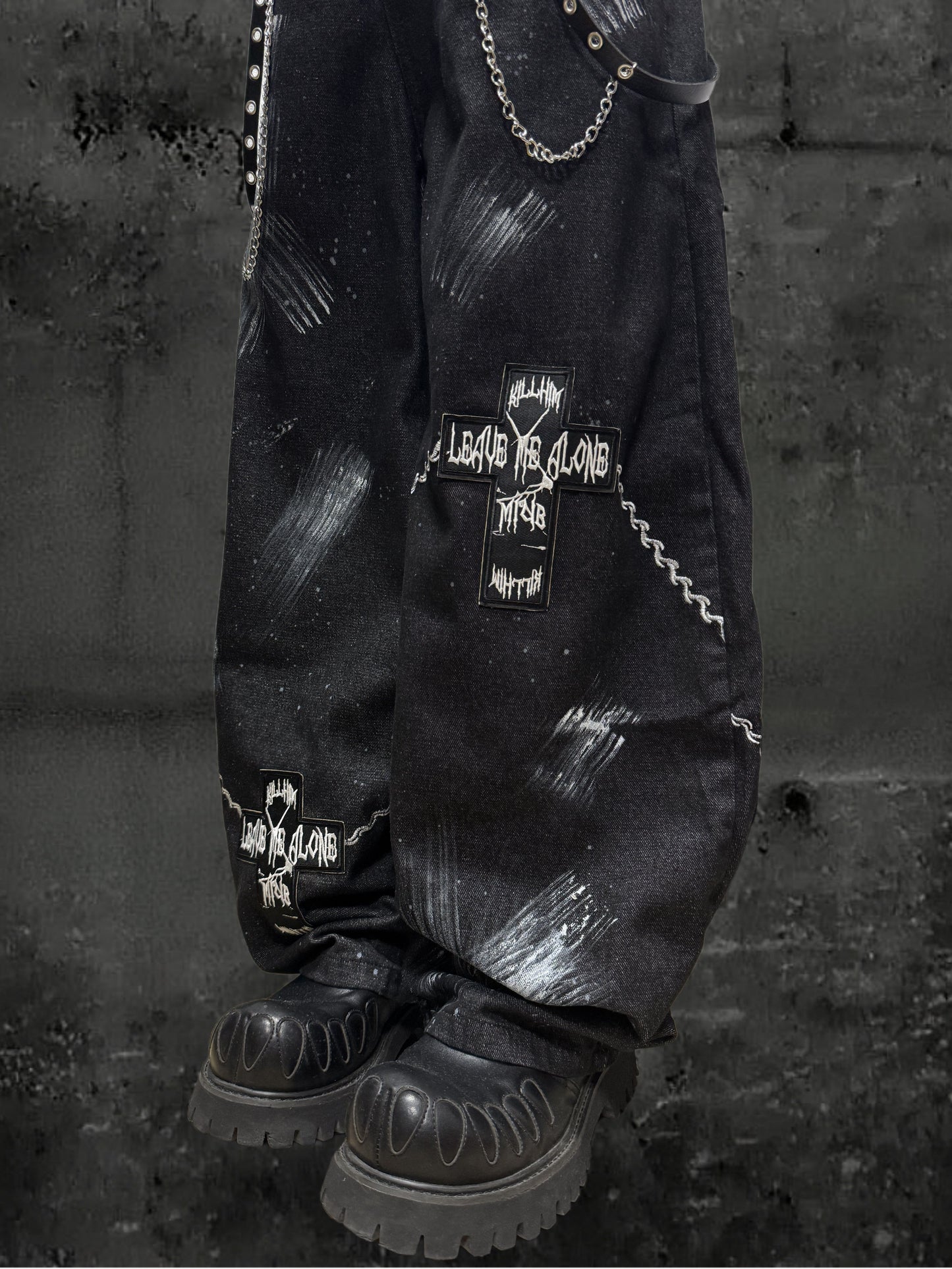 Paint Print Wide Leg Denim Jeans & Bandana Waist Panel & Skull Belt & Belt Chain WN23793