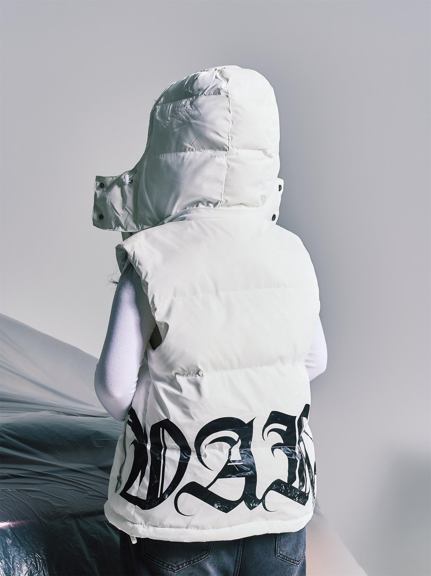 Towel-textured Embroidery Letter Shiny Detachable Hood Down Vest WN21010