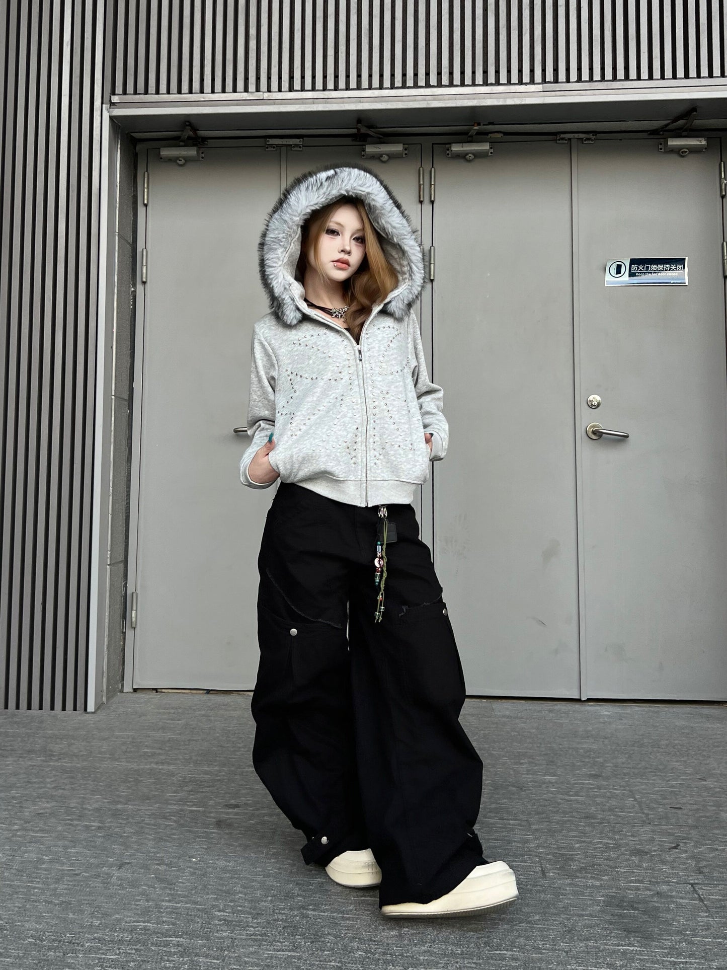 Fake Fur Collar Studs Detail Zipper Hoodie WN24184