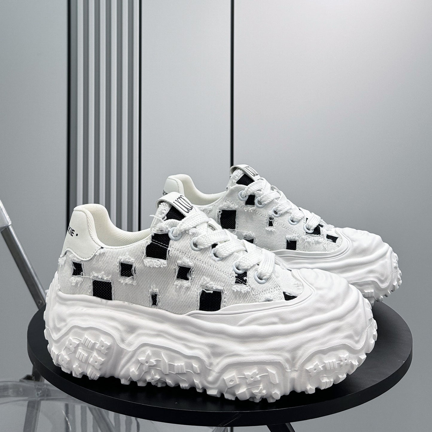 Chunky Platform Canvas Lace-Up Sneakers WN24836