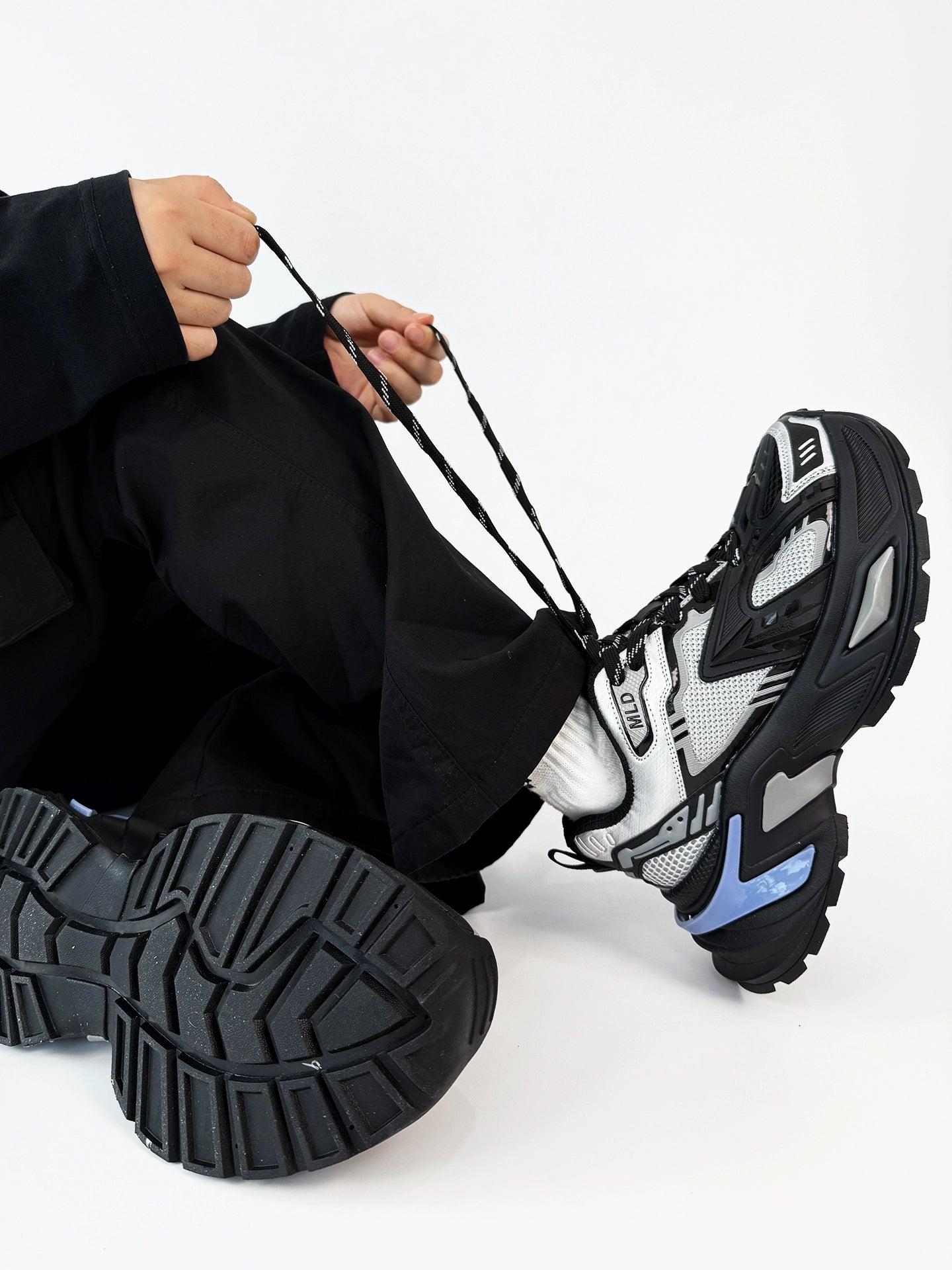 Chunky Sole Mecha Design Shoes WN19170