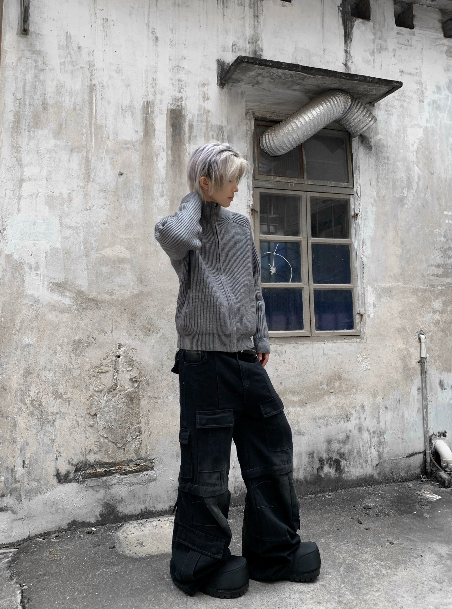 Detachable Multi-Pocket Washed Flare Denim Jeans WN22221