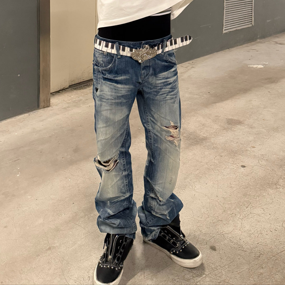 Damage Washed Stacked Denim Jeans WN27404