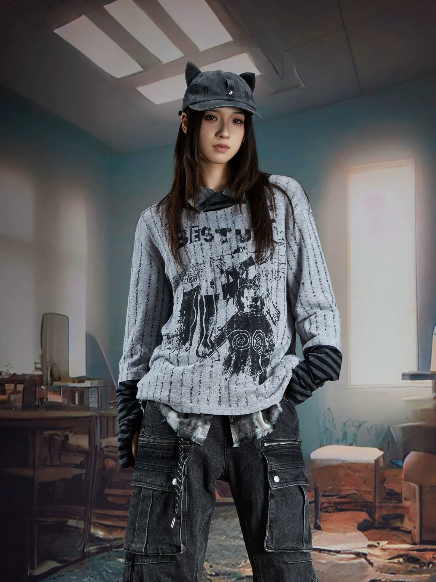 Stripe Print Fake Layered Long Sleeve T-Shirt WN21357