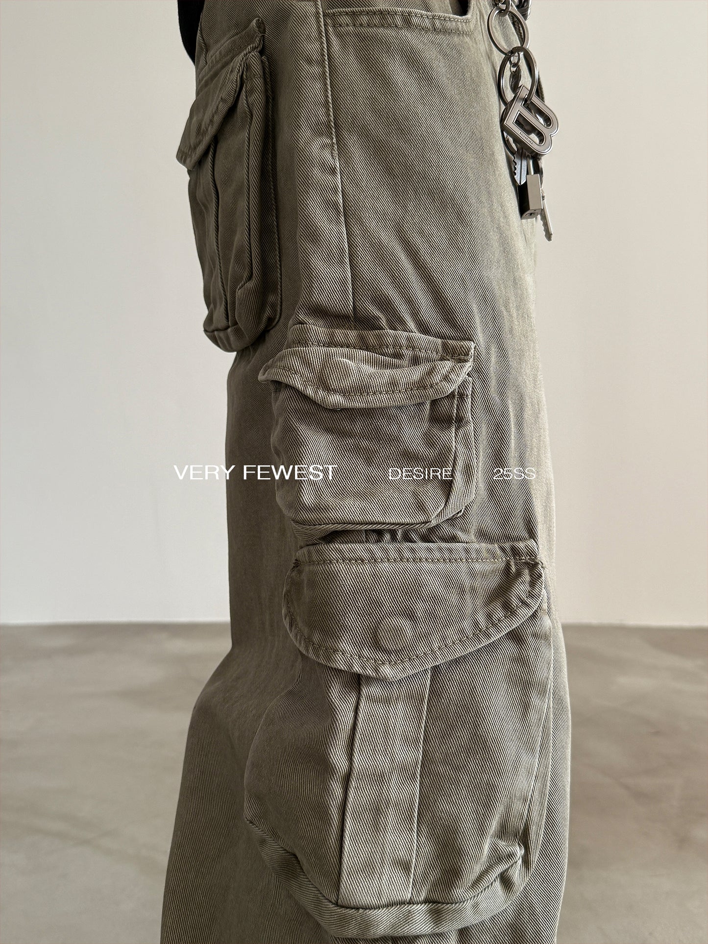 Washed Wide-Leg Straight Cargo Pants WN15287