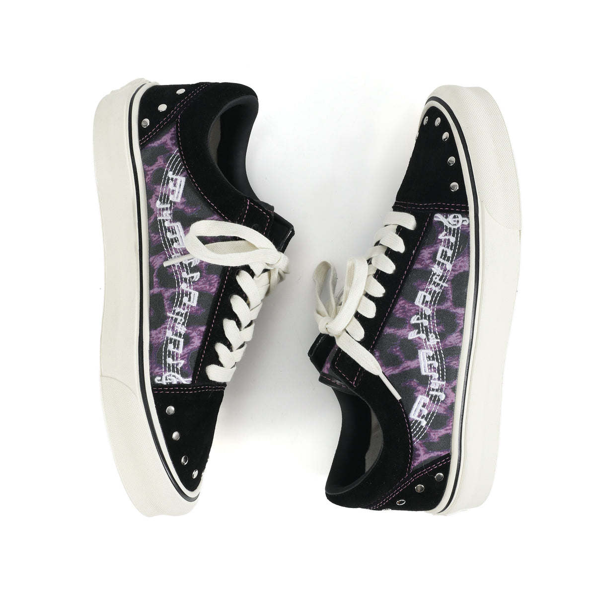 Low-Top Lace-Up Studs Detail Graphic Print Sneakers WN27214