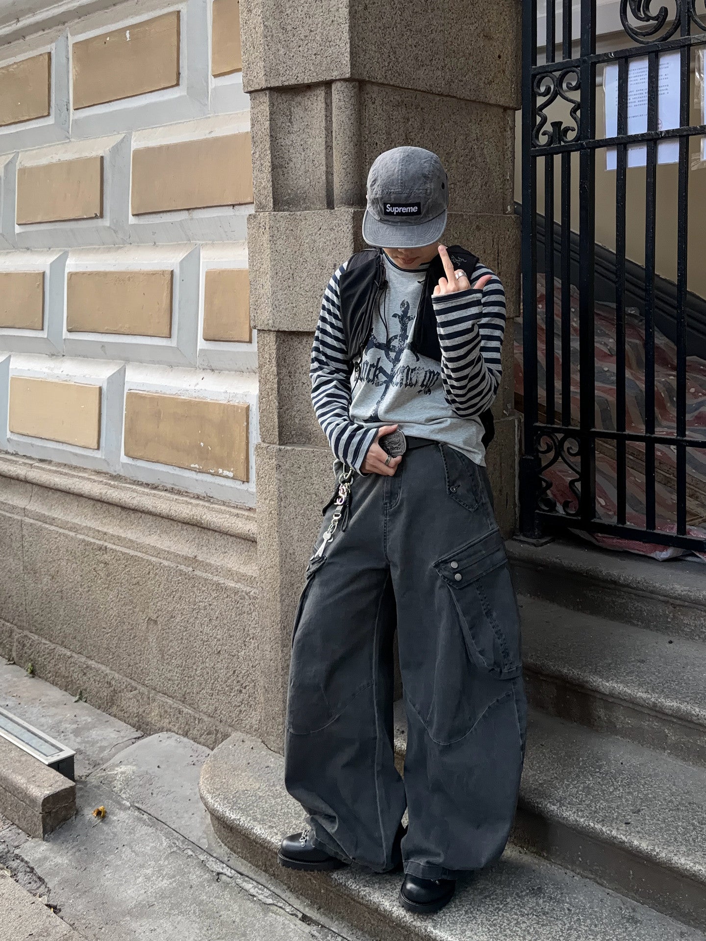 Washed Multi-Pocket Wide Leg Cargo Pants WN24391