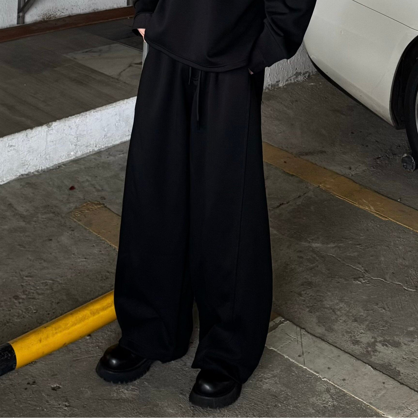 Fake Layered V-Neck Sweatshirt & Wide Leg Sweatpants Setup WN25208