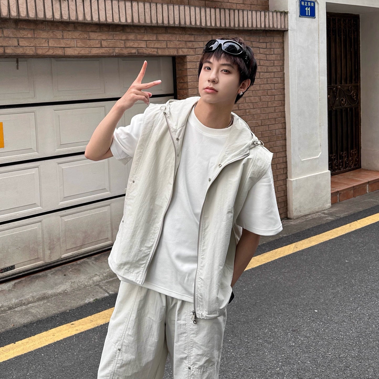 Hooded Sleeveless Jacket & Deconstructed Cargo Pants Setup WN25279