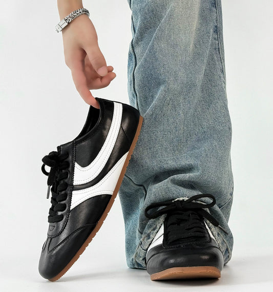 Flat Bottom Design Sneakers WN19140