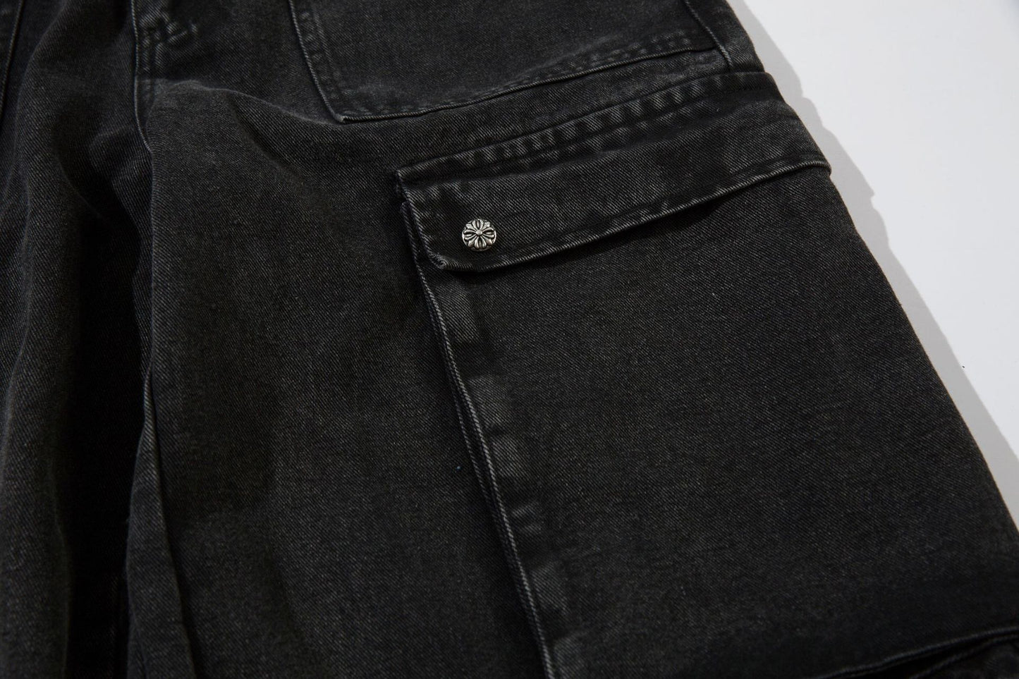 Washed Eyelet Cargo Denim Jeans WN25447