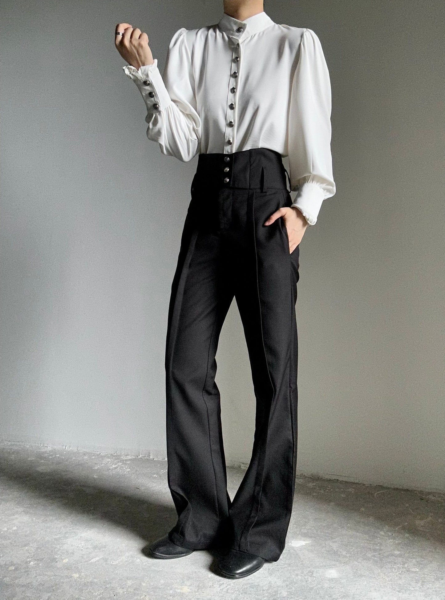 High-Waist Belted Flare Trousers WN23124