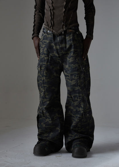 Camouflage Cargo Pocket Wide Leg Denim Jeans WN28009