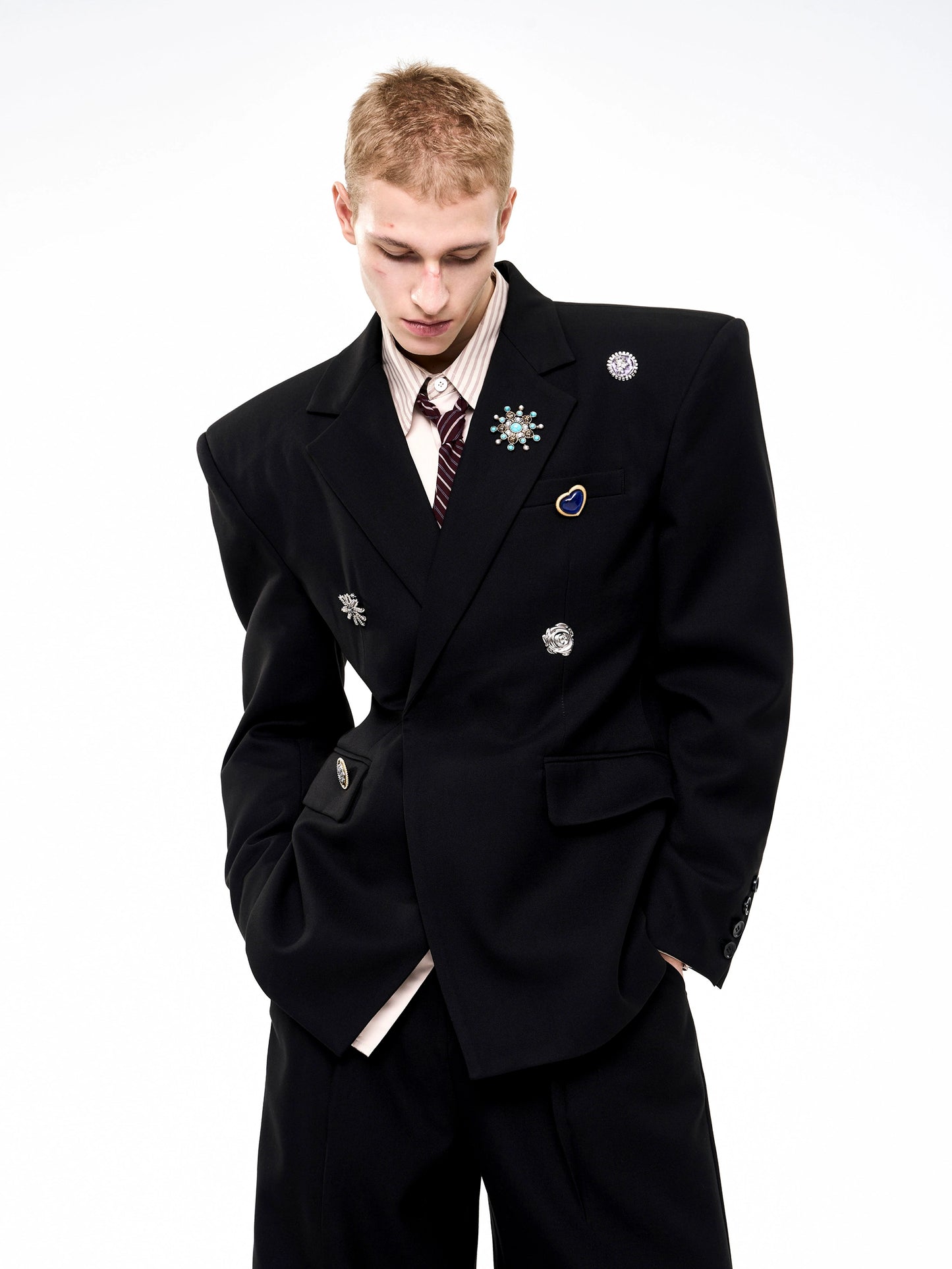 Shoulder-Pad Metal Brooch Tailored Jacket & Trousers Setup WN21796